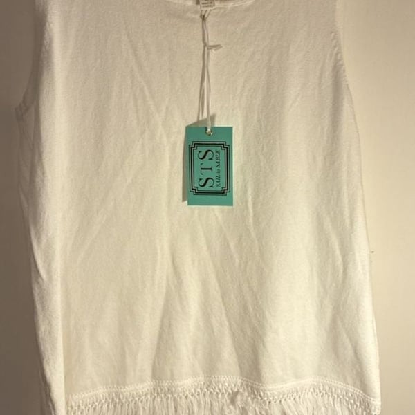 Sail to Sable Sleeveless Fringe Knit Top Size M White