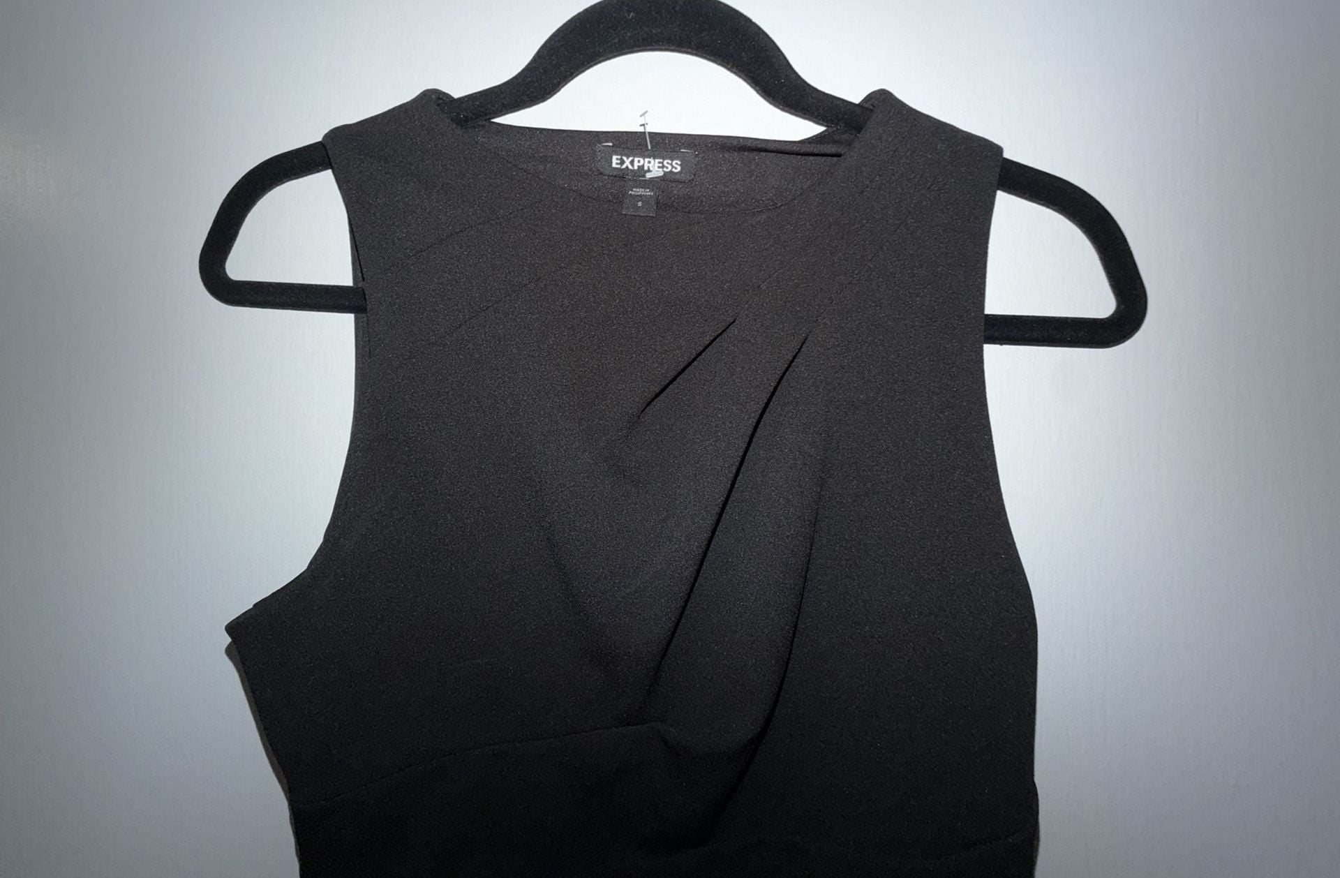 Express Sleeveless Dress Size S Black Pleated Neckline 10