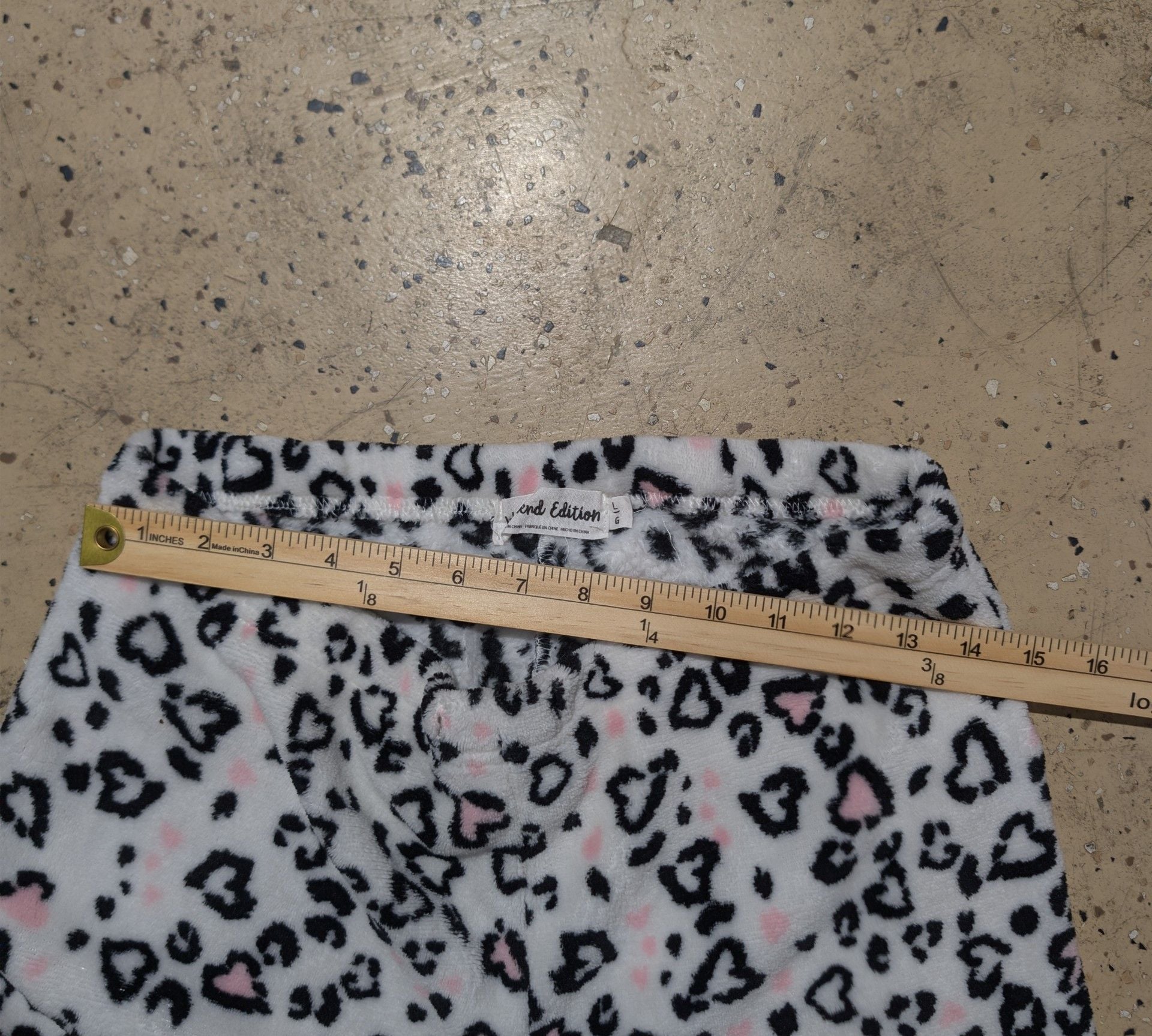 Weekend Edition Pajama Pants Size L Fleece Heart Leopard Print White Pink 4