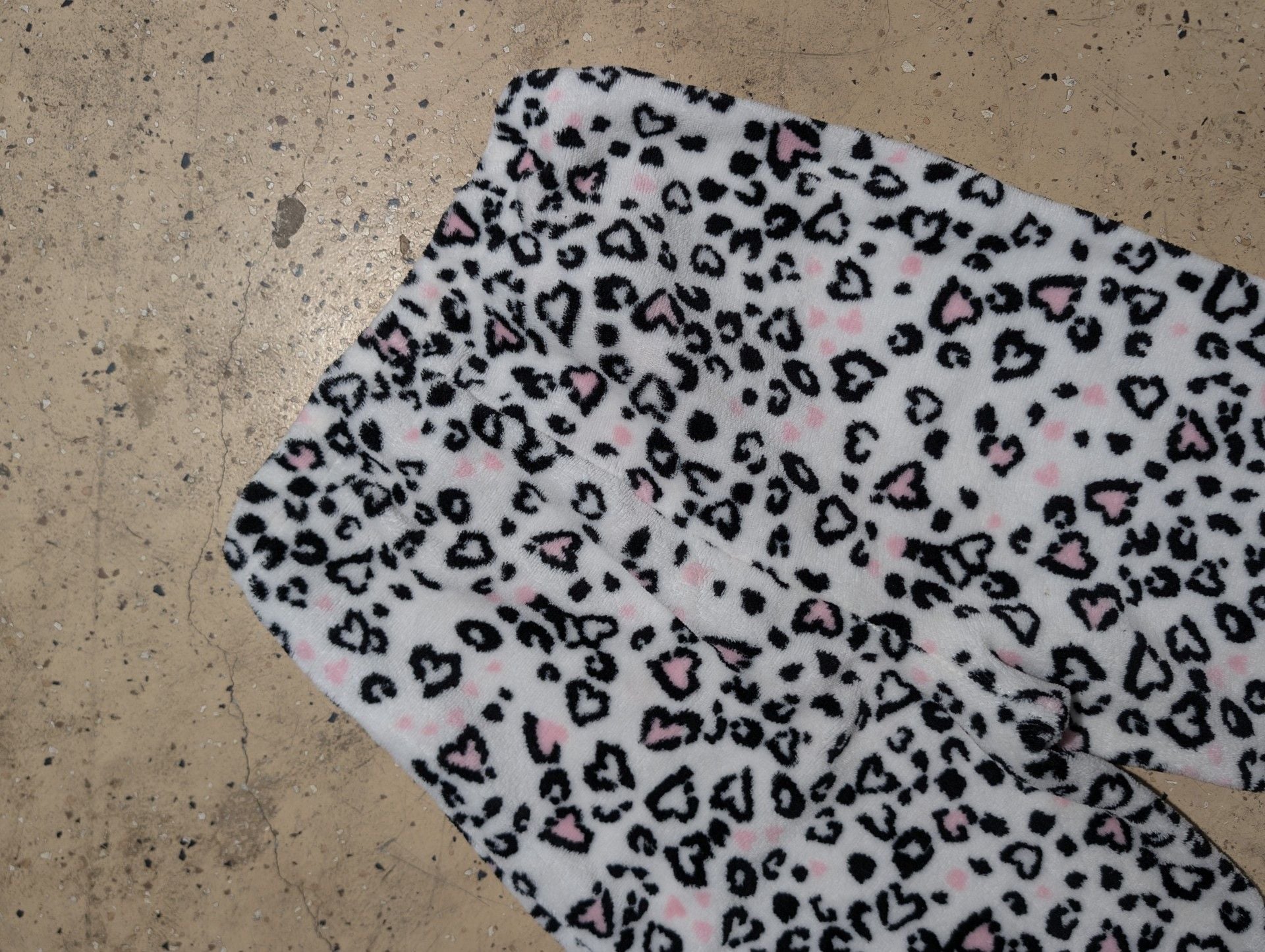 Weekend Edition Pajama Pants Size L Fleece Heart Leopard Print White Pink 3