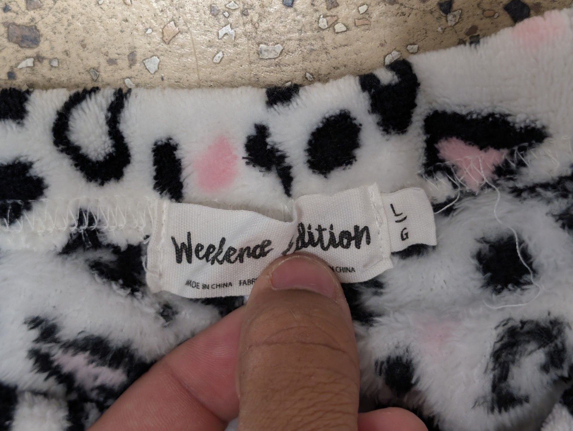 Weekend Edition Pajama Pants Size L Fleece Heart Leopard Print White Pink 2