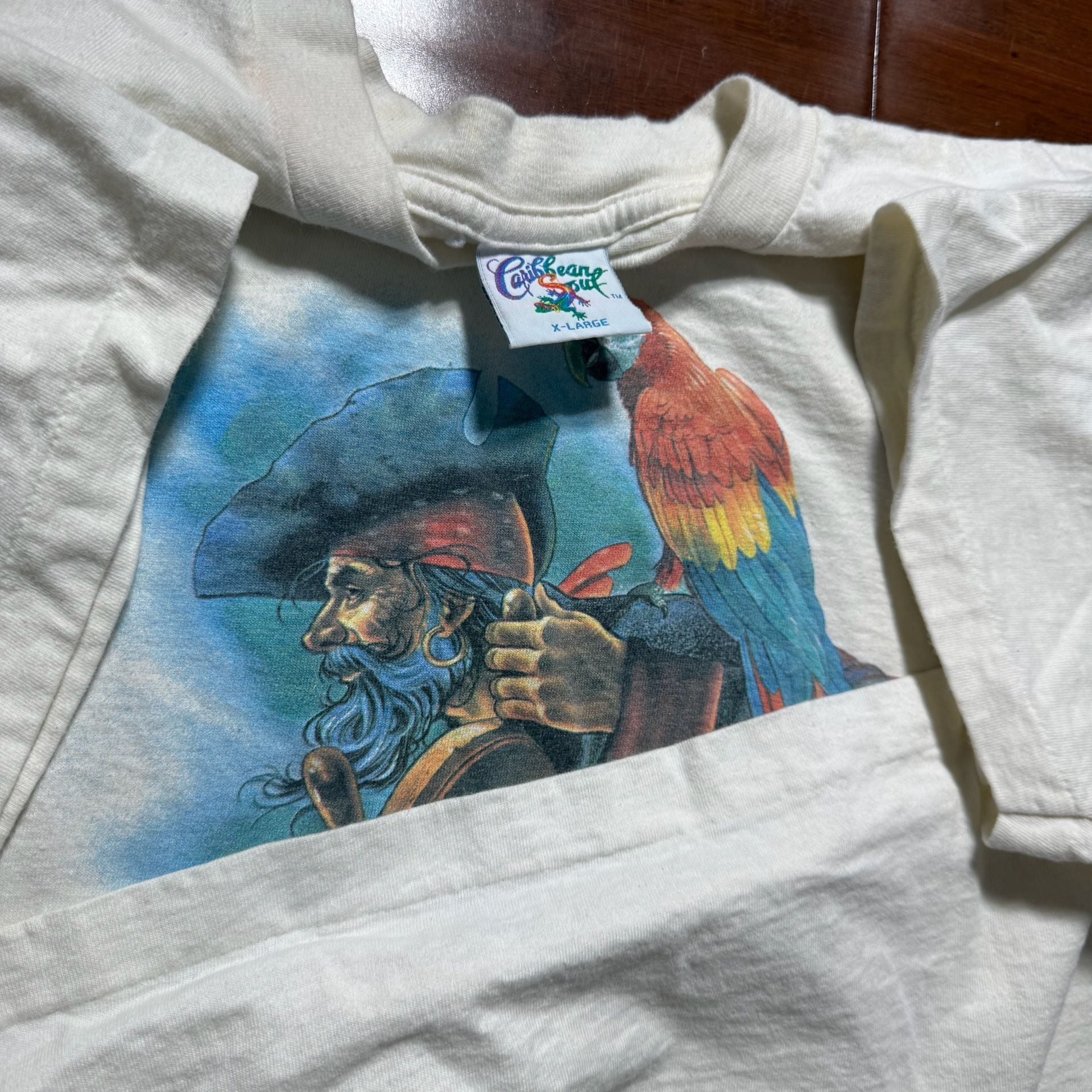 Caribbean Soul Flying Cloud Pirate Parrot T-Shirt Size X-Large 2
