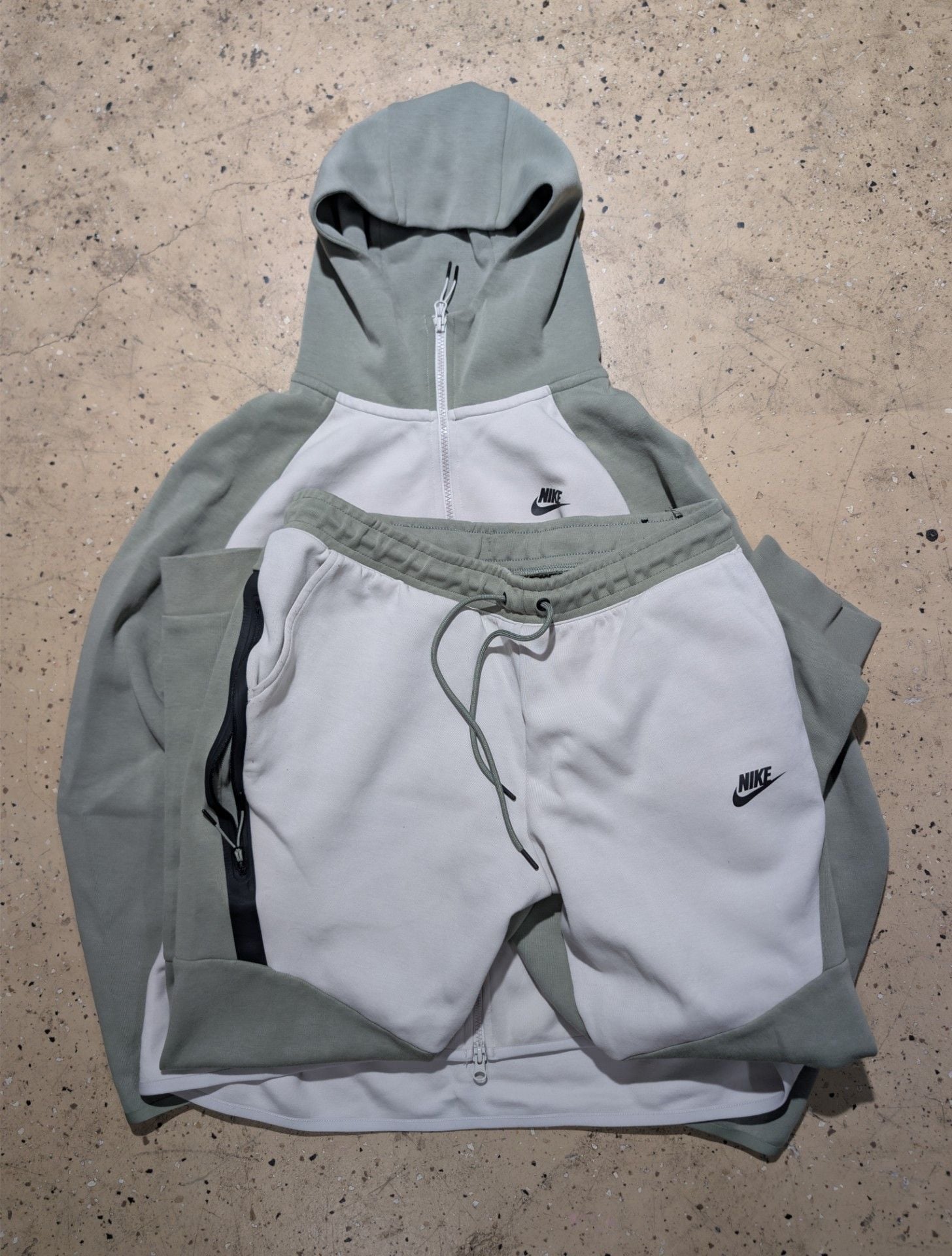 Nike Tech Fleece Set Full Zip Hoodie Size XL Green White, dm me to buy Jacket or pants seperate 1