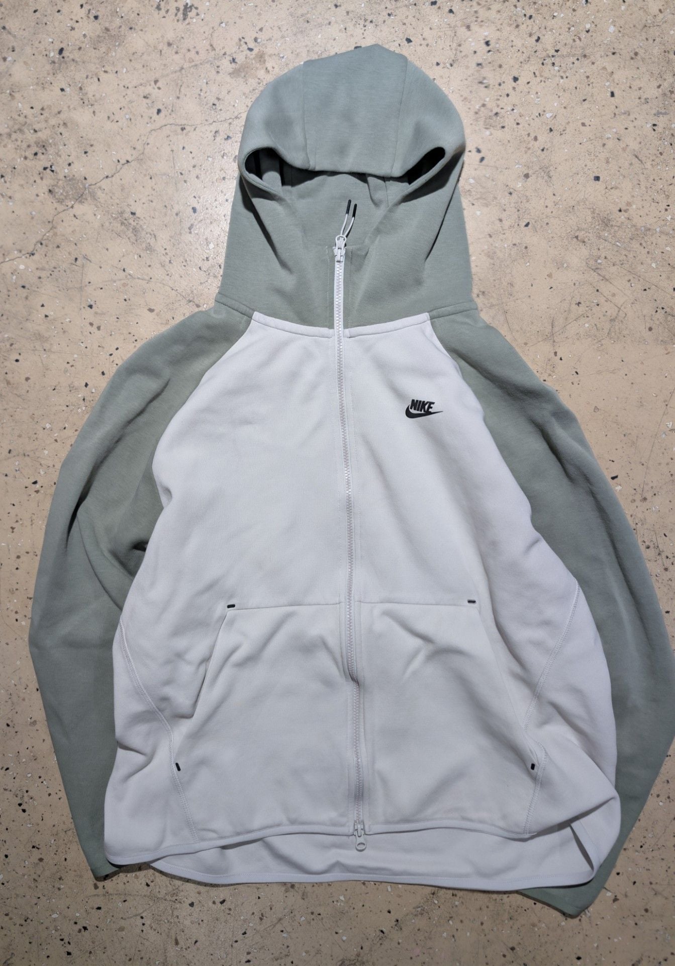 Nike Tech Fleece Set Full Zip Hoodie Size XL Green White, dm me to buy Jacket or pants seperate 2
