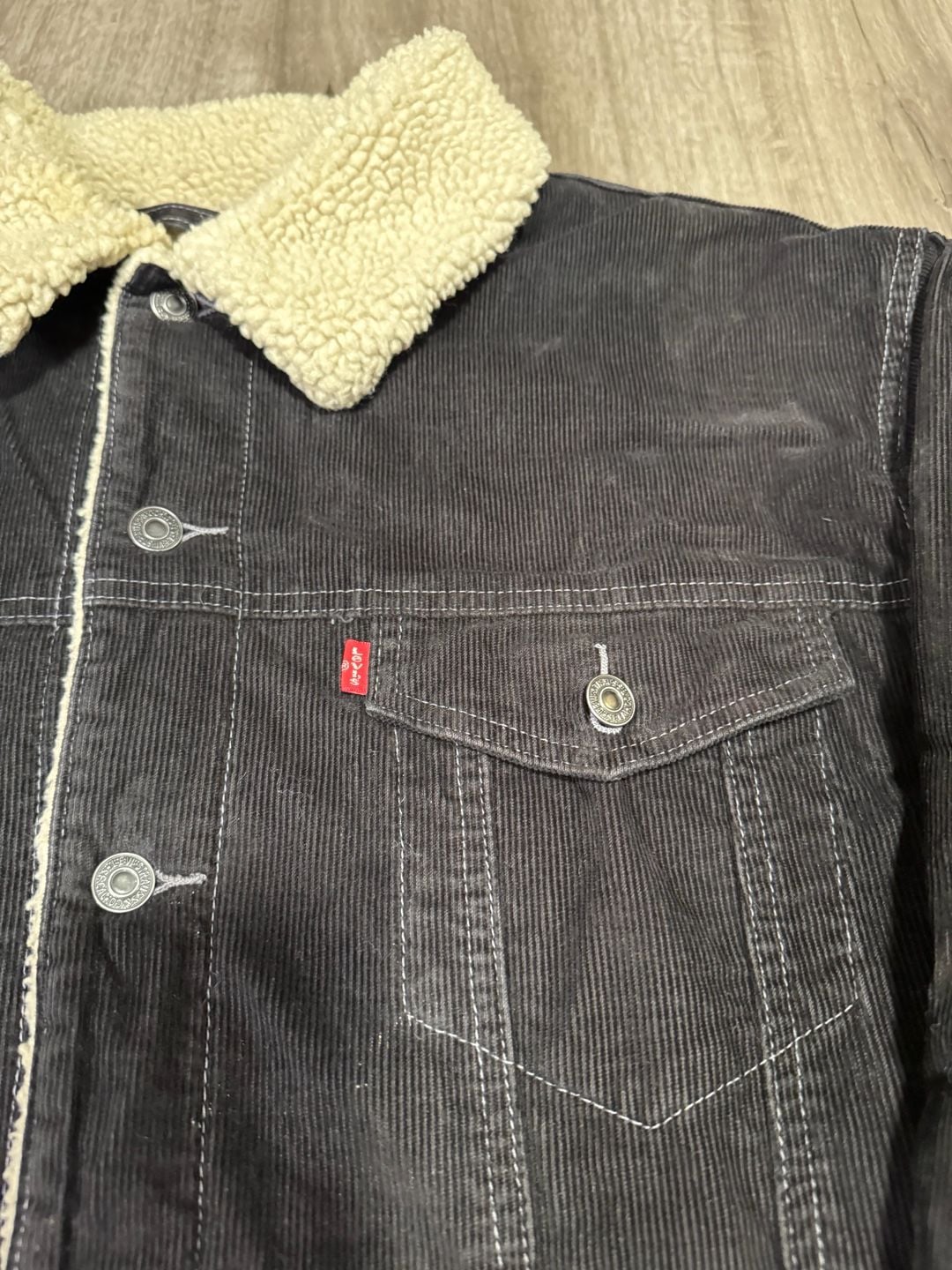 Vintage Y2K Levi’s 70520 Black Corduroy Sherpa Trucker Jacket XL

 9