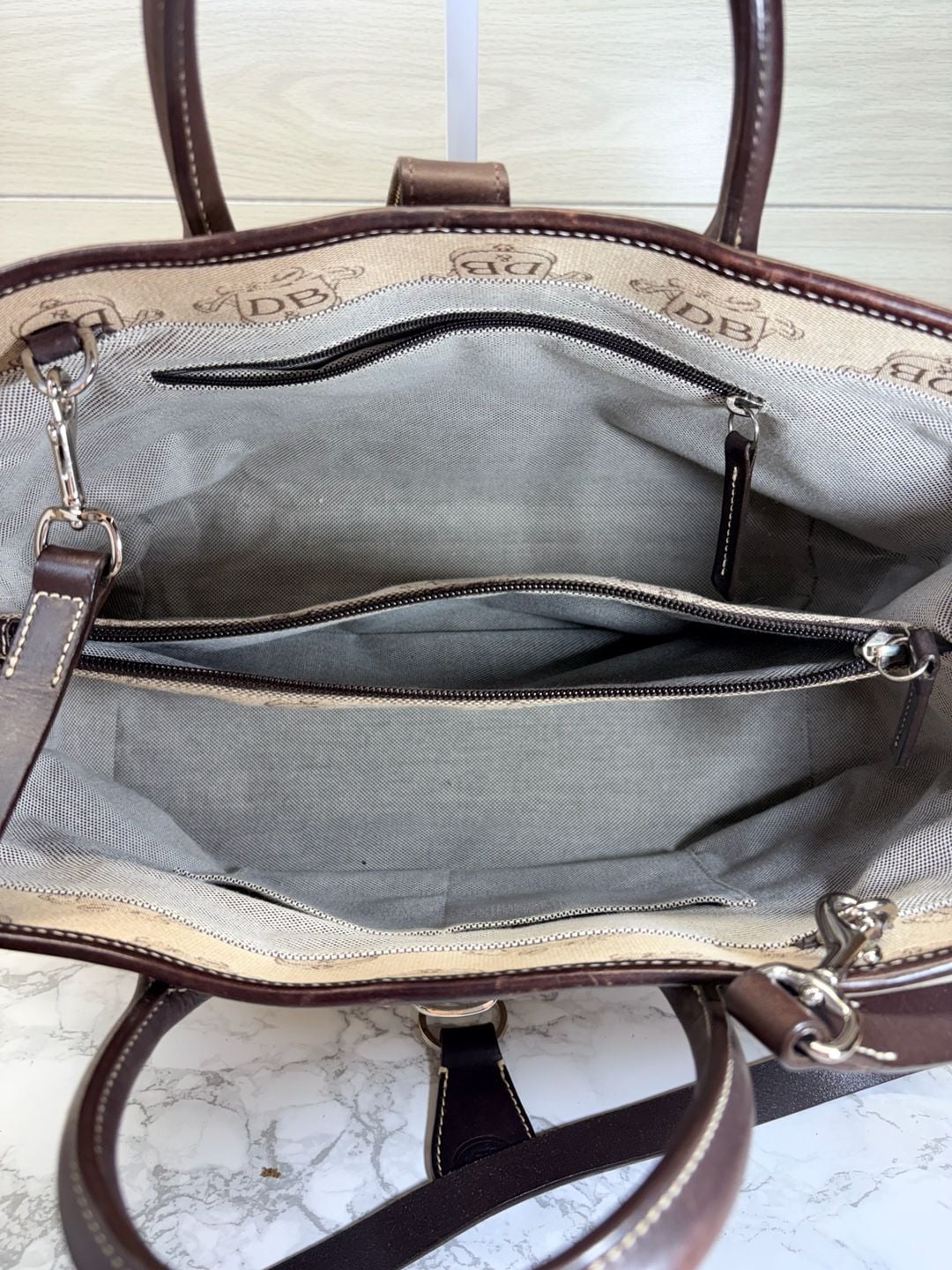 Dooney and Bourke bag set comes with glasses case ID... 7