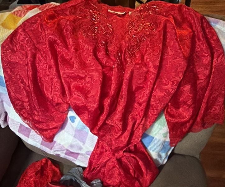 Victoria's Secret Vintage Red Robe One Size Fits All Beaded Lace 2