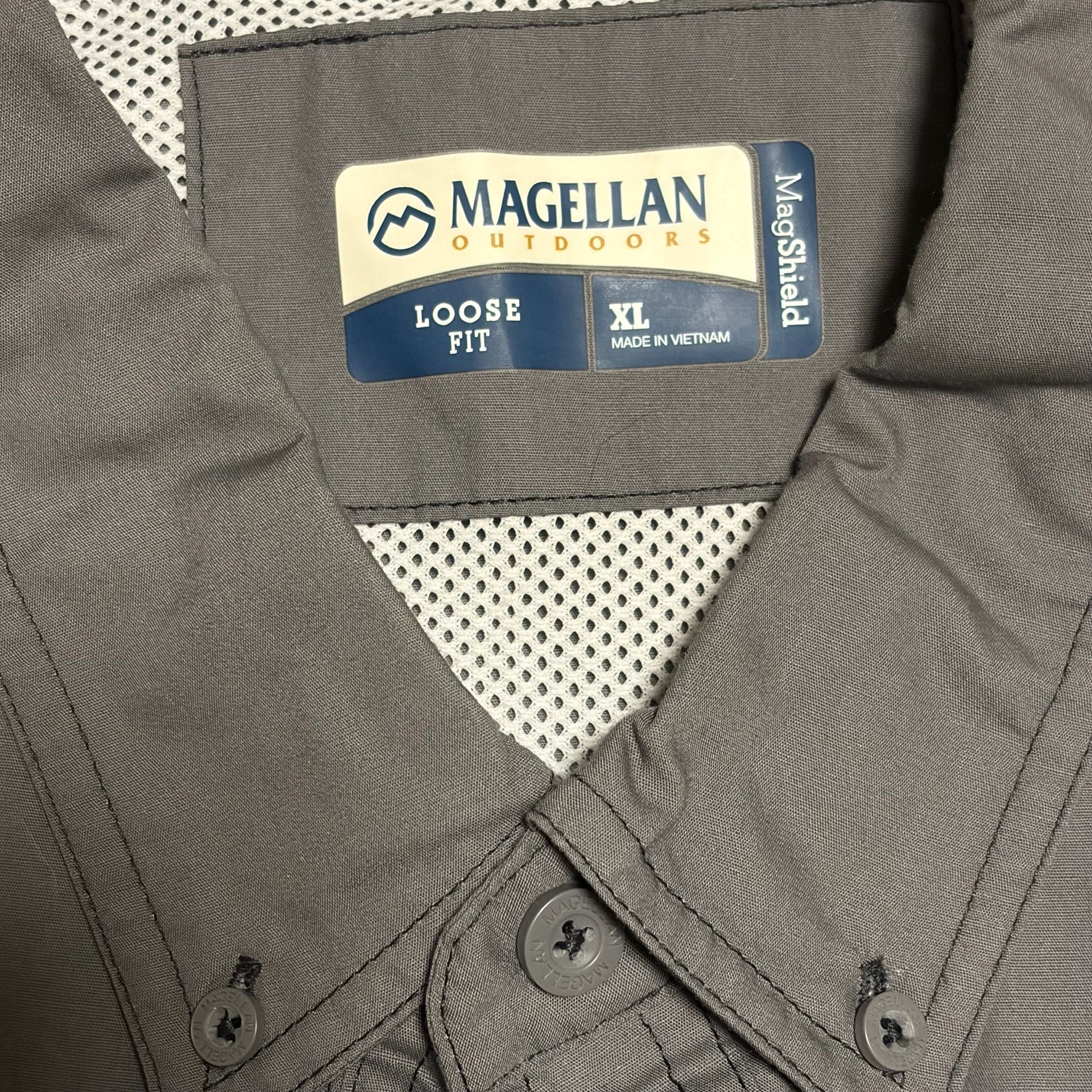 Magellan Outdoors Fishing Shirt Size XL Gray Short Sleeve 3