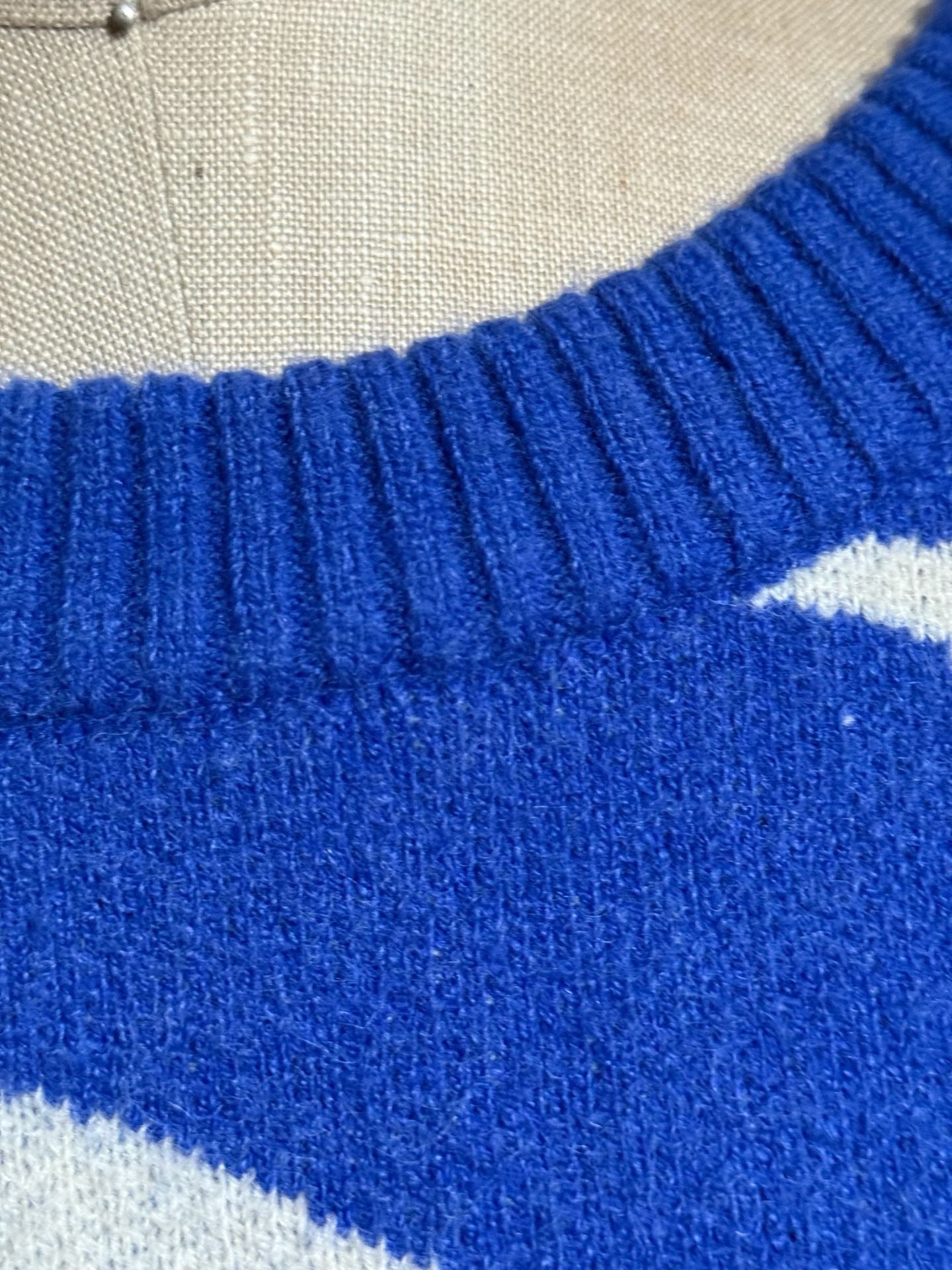 Le Lis Collection Abstract Jacquard Knit Statement Sweater Size L Blue White 8