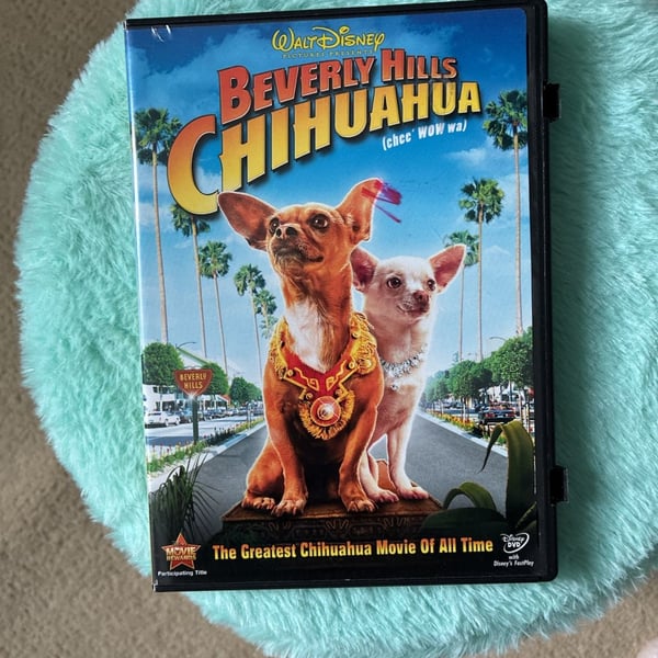 Walt Disney Pictures Beverly Hills Chihuahua DVD