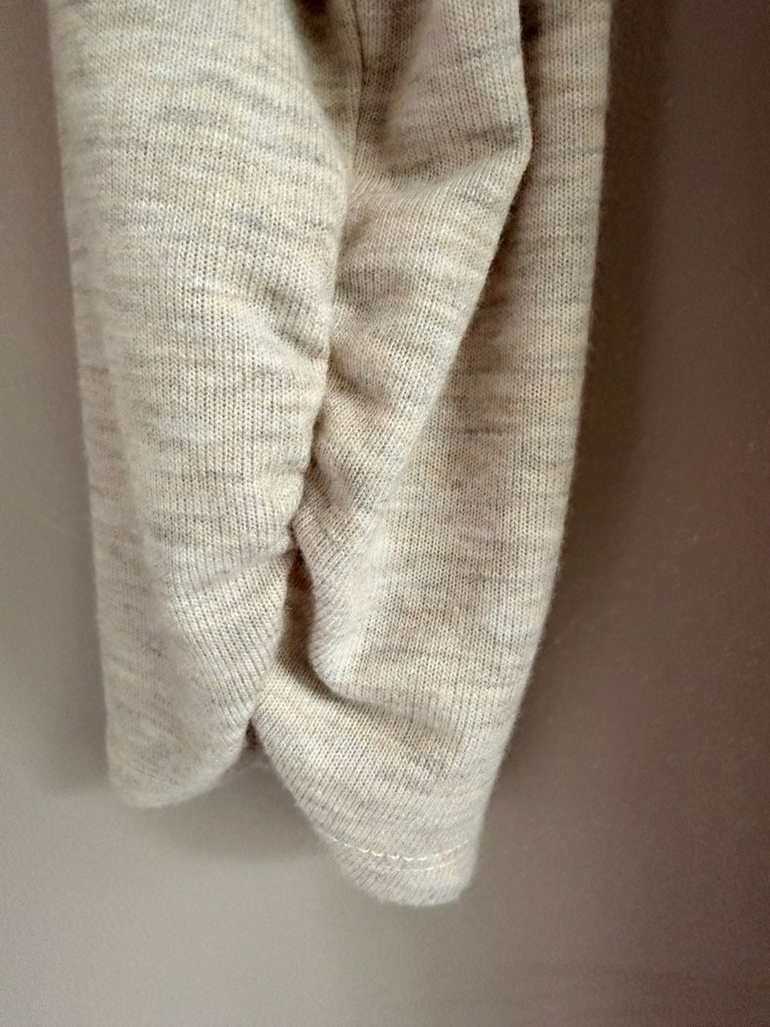 Apt. 9 Ladies Long Sleeve V-Neck Top Size M Heather Beige Zipper Sides 4