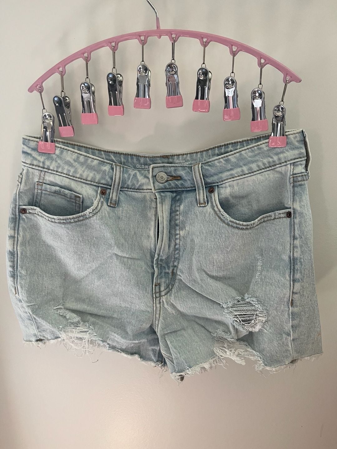 Old Navy High-Rise OG Straight Shorts Size 8 Light Wash Distressed 2