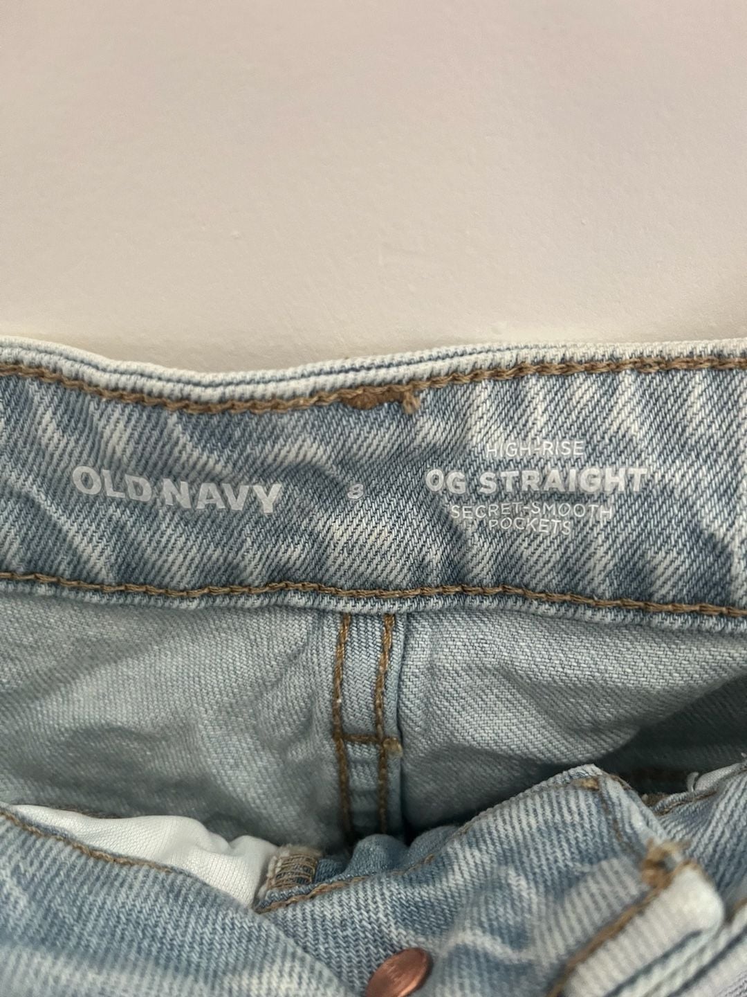 Old Navy High-Rise OG Straight Shorts Size 8 Light Wash Distressed 3
