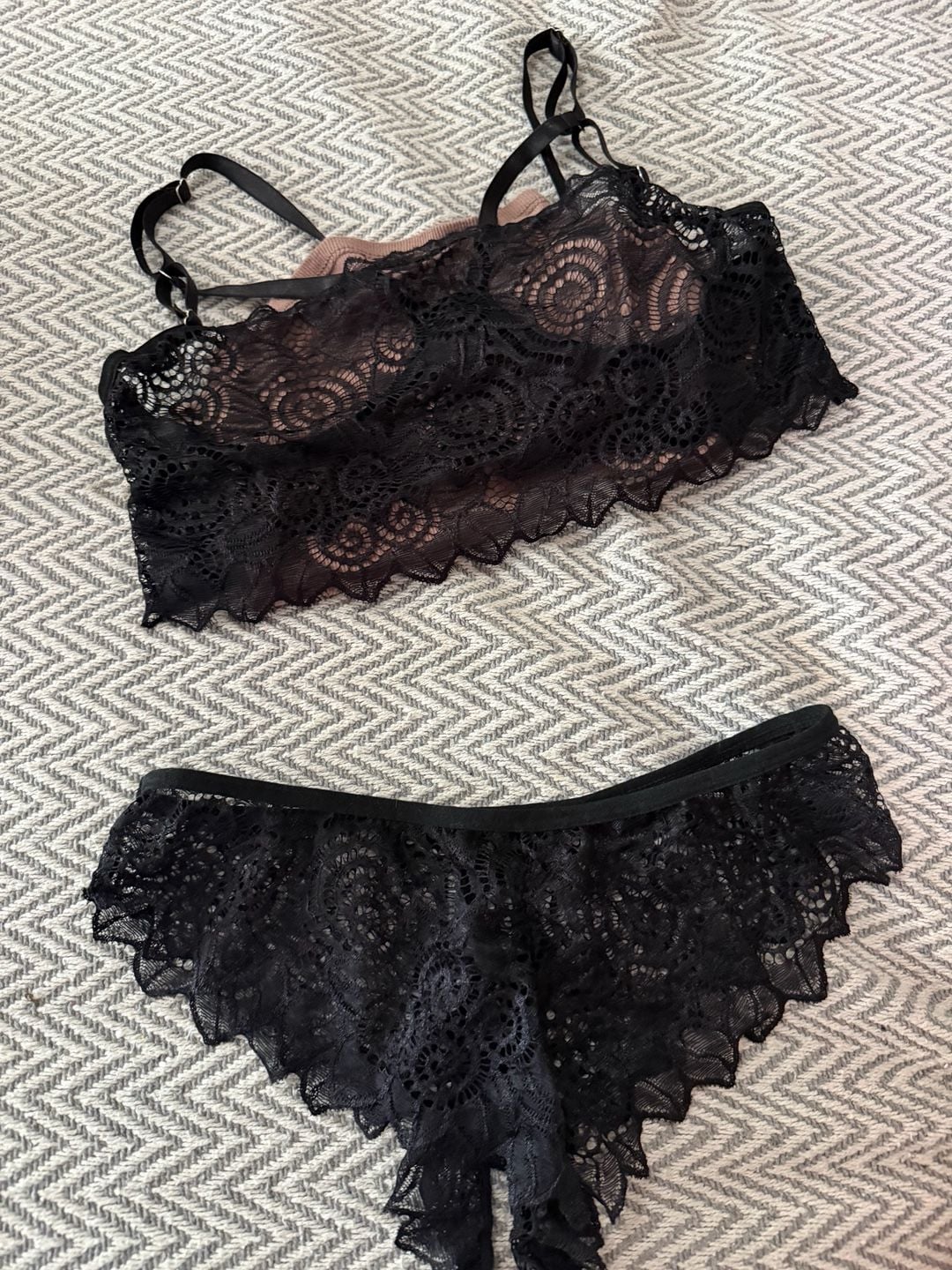 Random neon/ Red & Black Lace / fishnet Lingerie 4