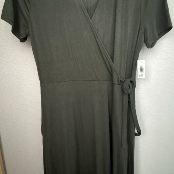 Amazon Essentials Wrap Dress Size S Olive Green Short Sleeve