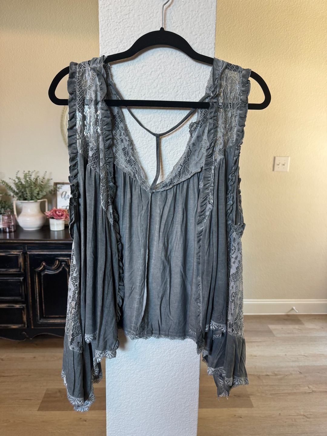 POL Sleeveless Lace Draped Kimono Top Size L Grey 2