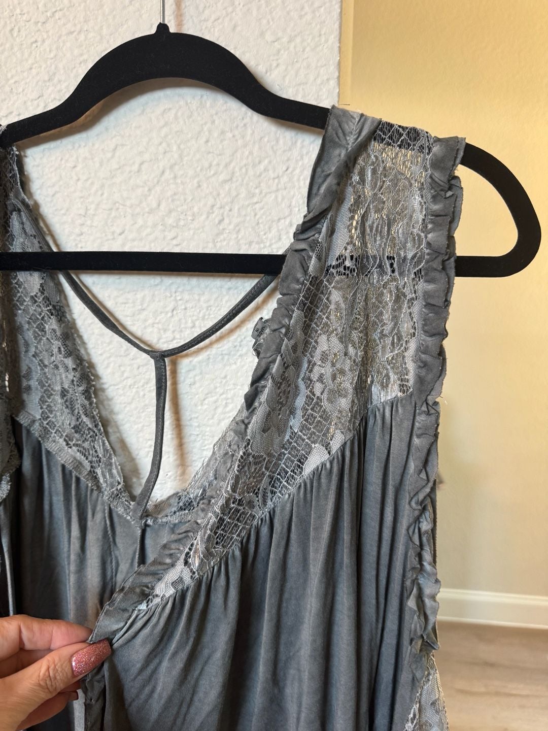 POL Sleeveless Lace Draped Kimono Top Size L Grey 4