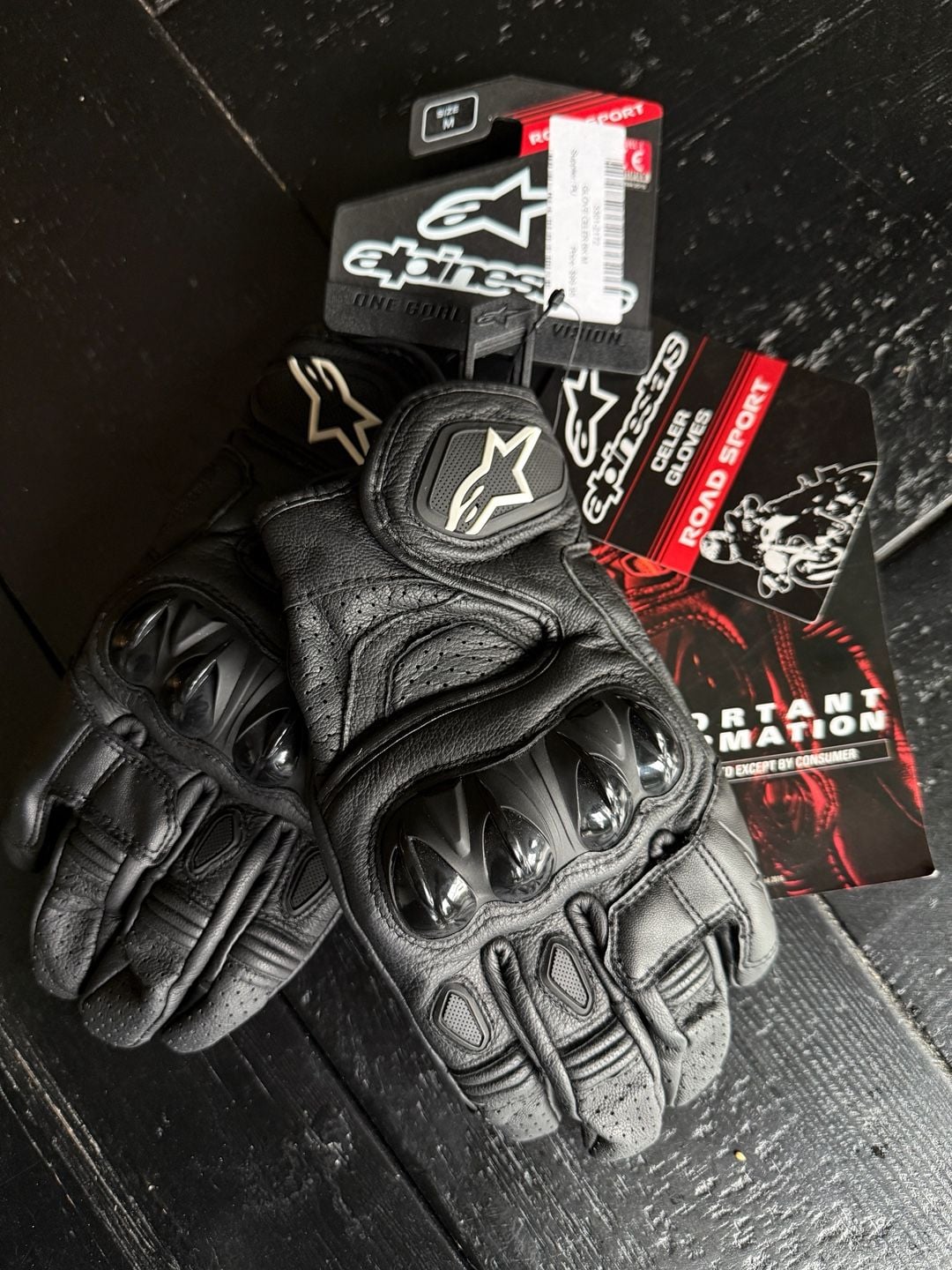 NWT! Alpinestars Celer V1 Gloves - Size M Black Leather Road Sport 1