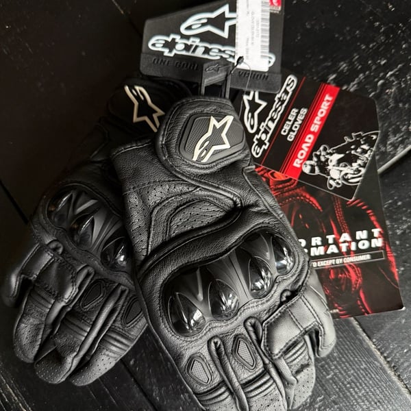 NWT! Alpinestars Celer V1 Gloves - Size M Black Leather Road Sport
