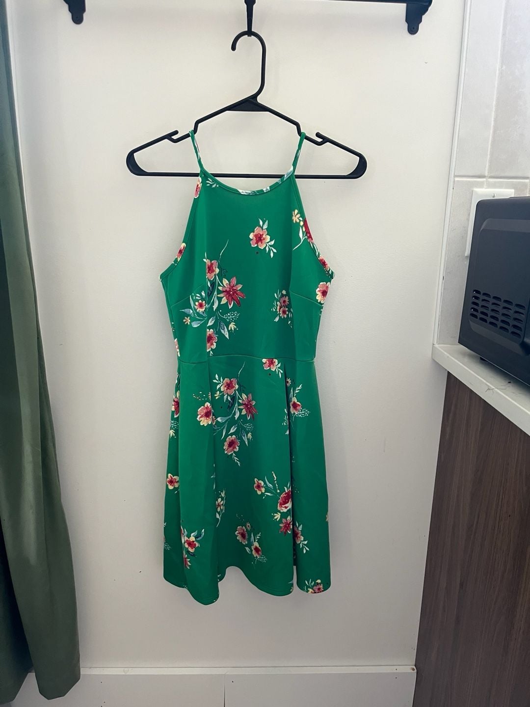 Soprano Halter Dress Size M Green Floral 2