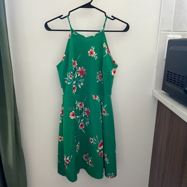 Soprano Halter Dress Size M Green Floral