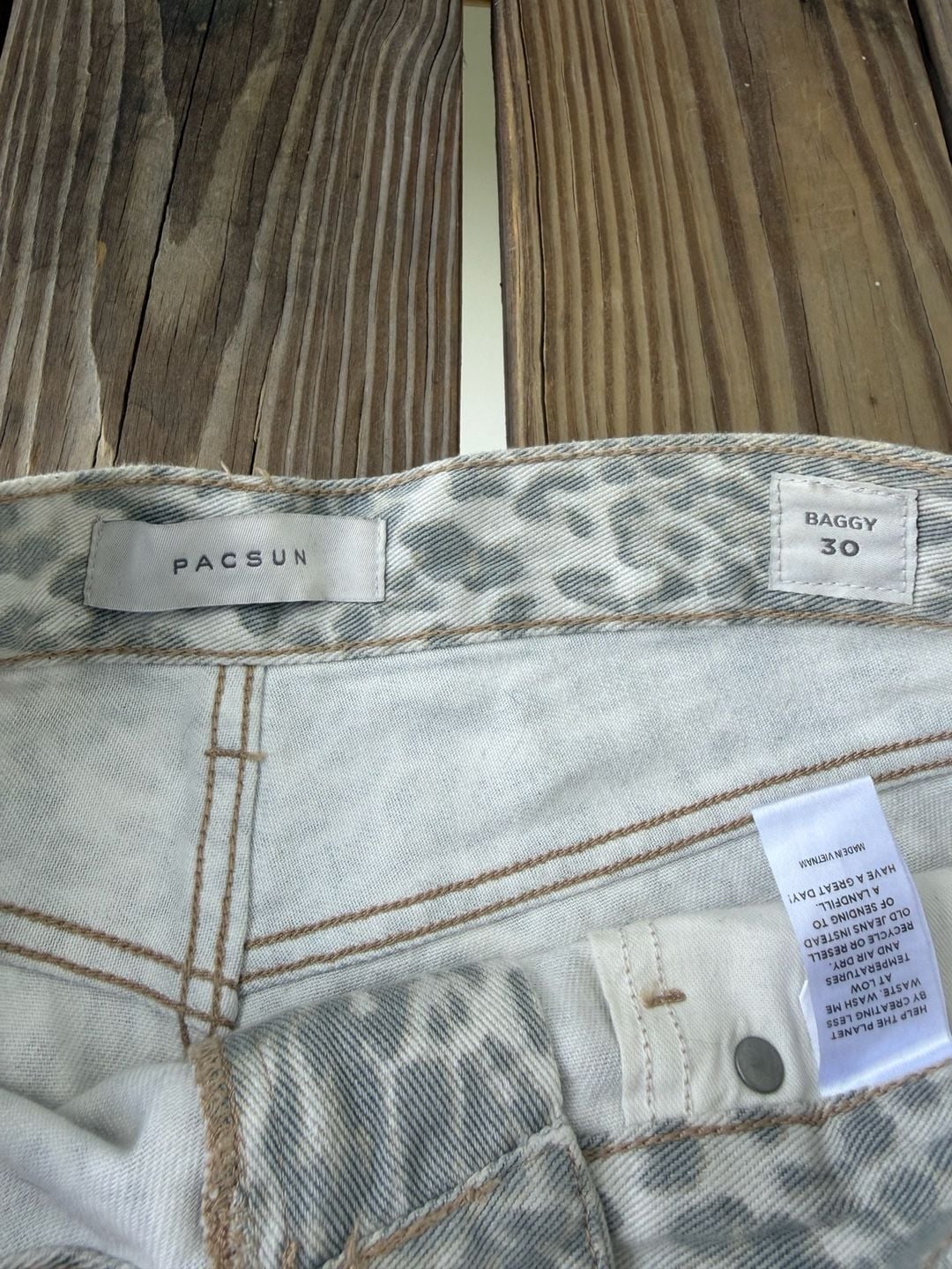 Pacsun Baggy Shorts Size 30 Grey Leopard Print Denim 3