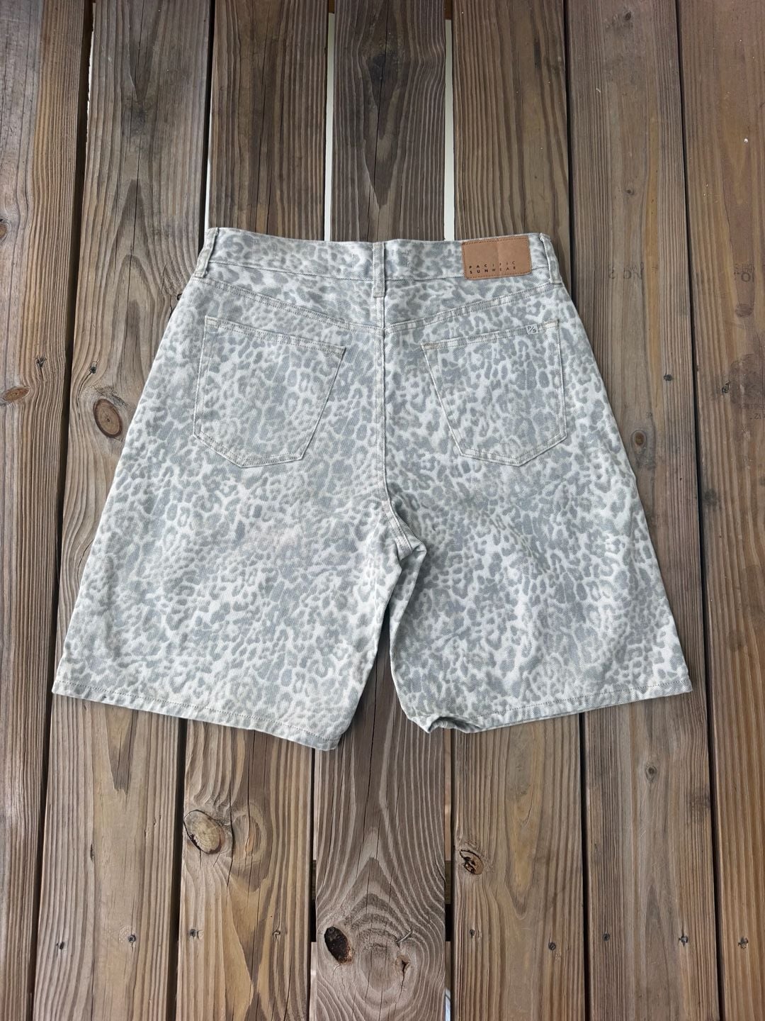Pacsun Baggy Shorts Size 30 Grey Leopard Print Denim 4