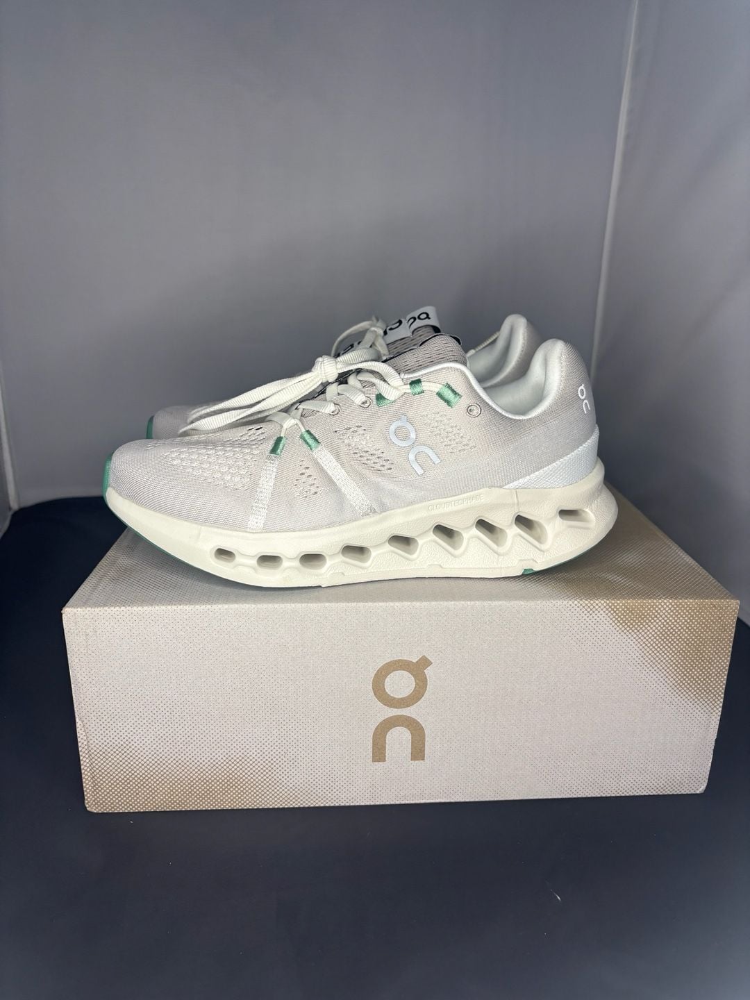 On Cloudsurfer US M7 W8.5 Pearl Ivory Running Shoes 3