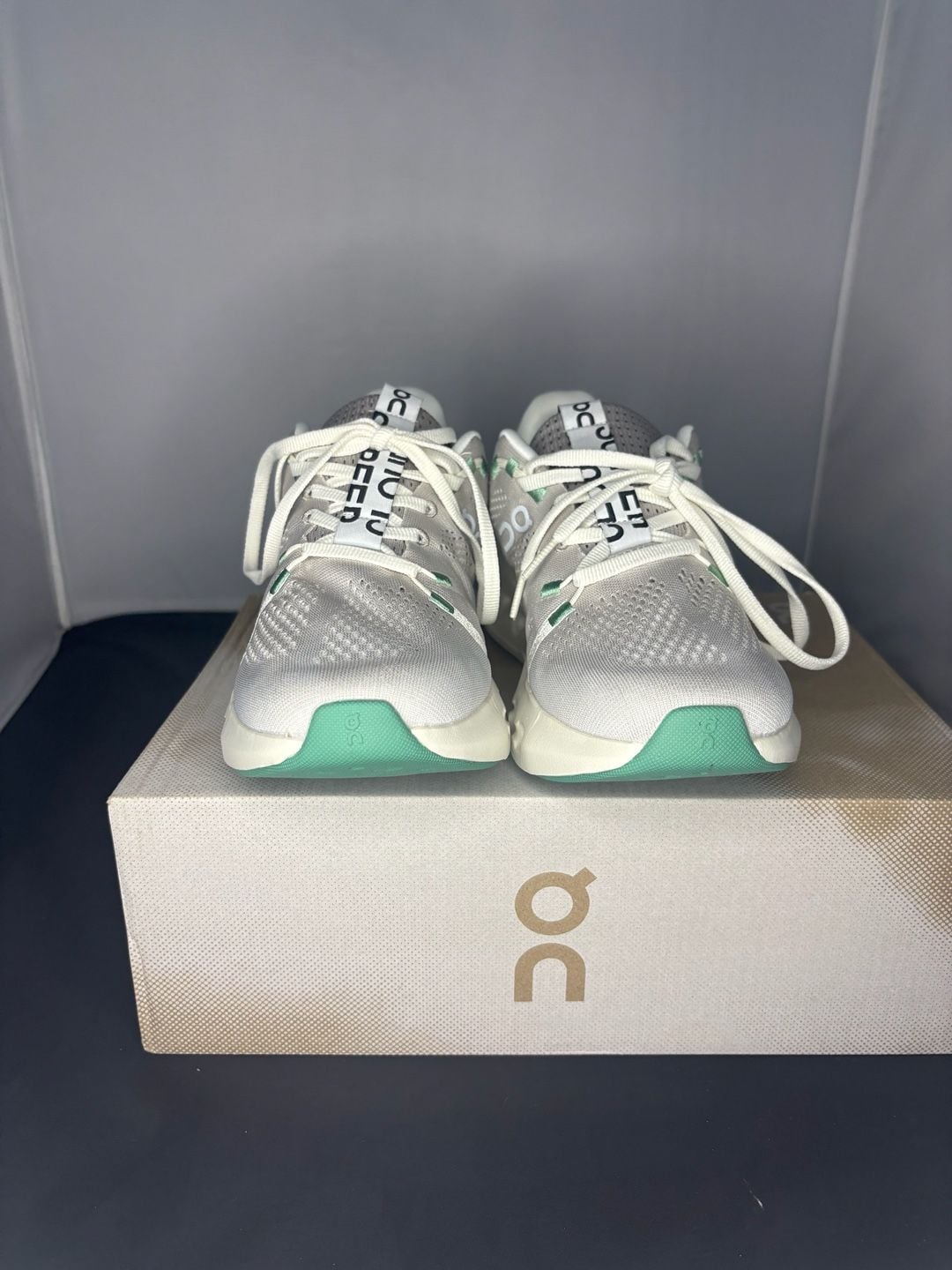 On Cloudsurfer Size M7 W8.5 Pearl Ivory New W Box 5
