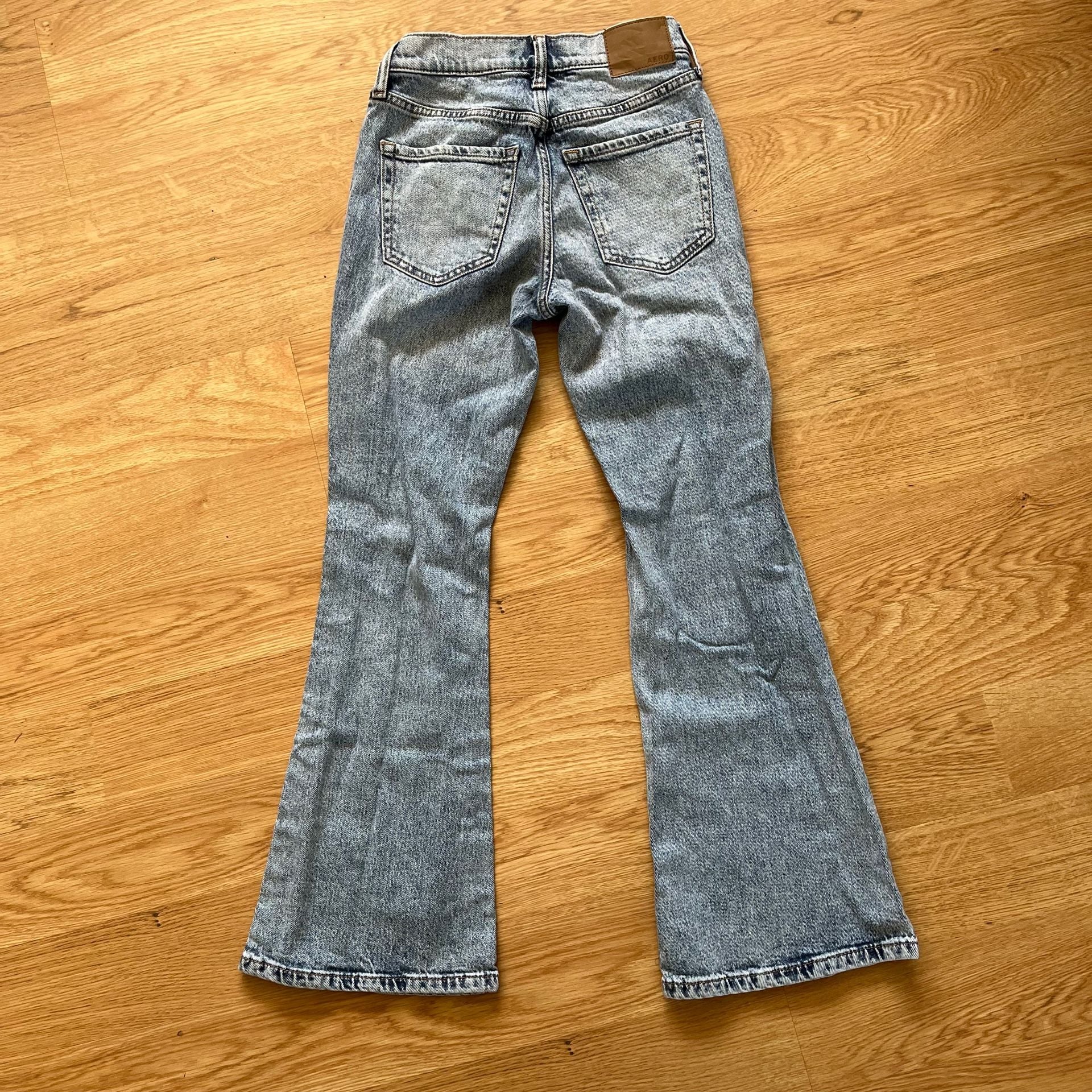 Aeropostale High Rise Flare Jeans Distressed Acid Wash Womens 000 Short 9