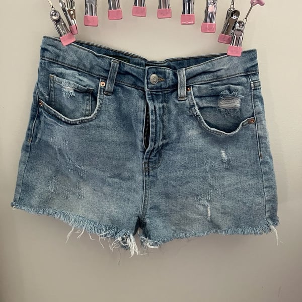 Wild Fable Denim Shorts Size 6 Blue Distressed Raw Hem