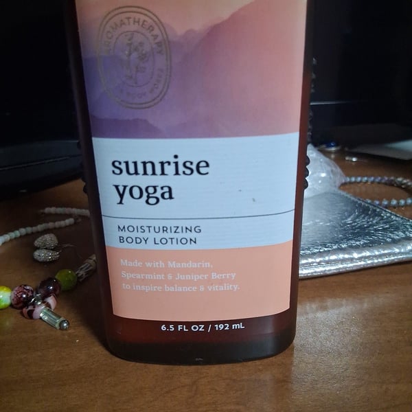 Bath and Body Works Aromatherapy Lotion Sunrise Yoga 6.5 fl oz
