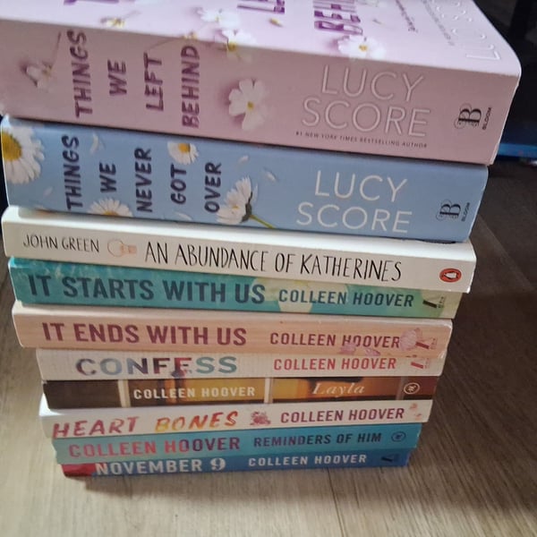 Colleen Hoover & Lucy Score Paperback Novel Book Bundle Collection