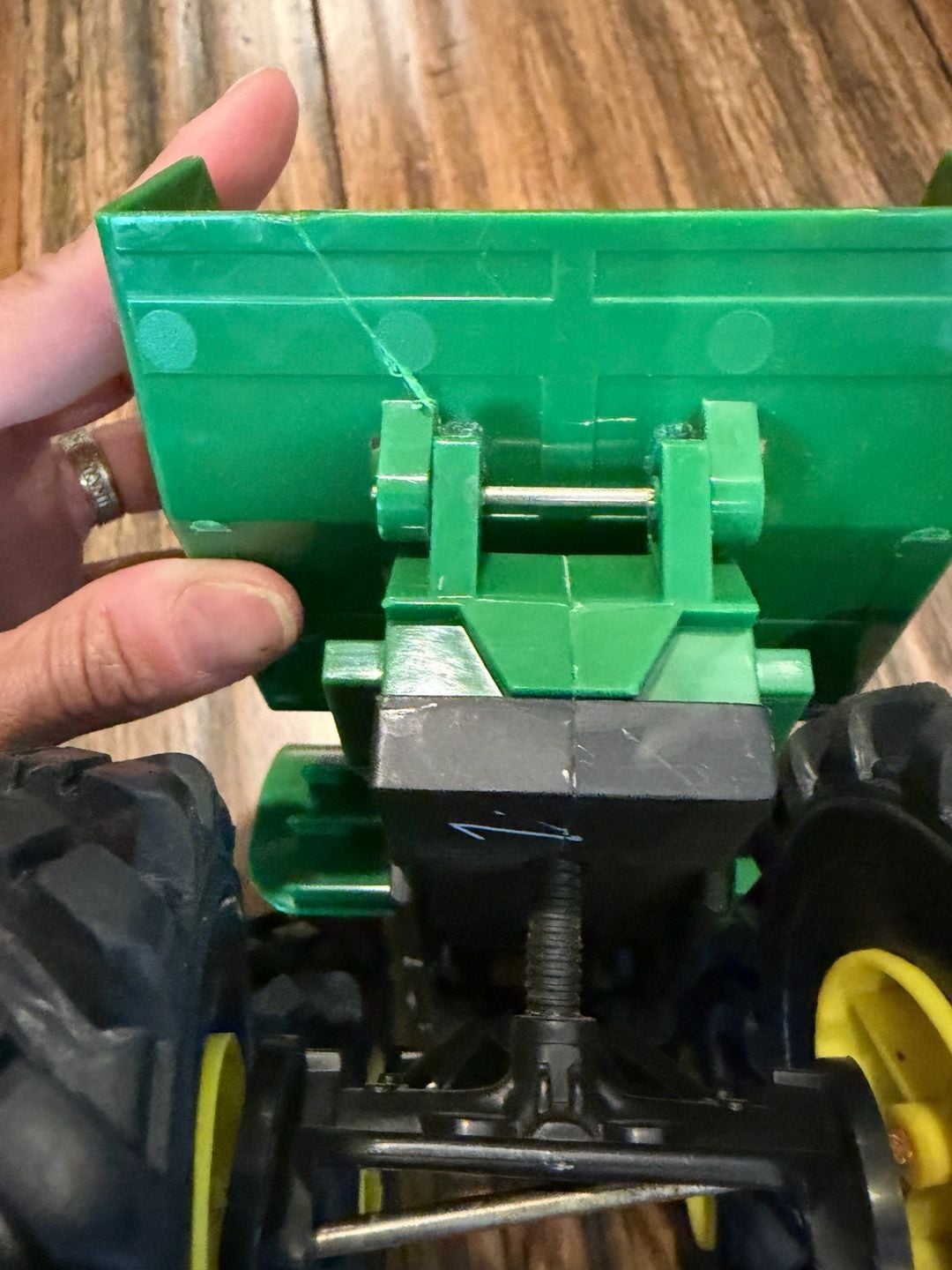 ERTL John Deere Monster Treads Dump Truck Green Toy 7