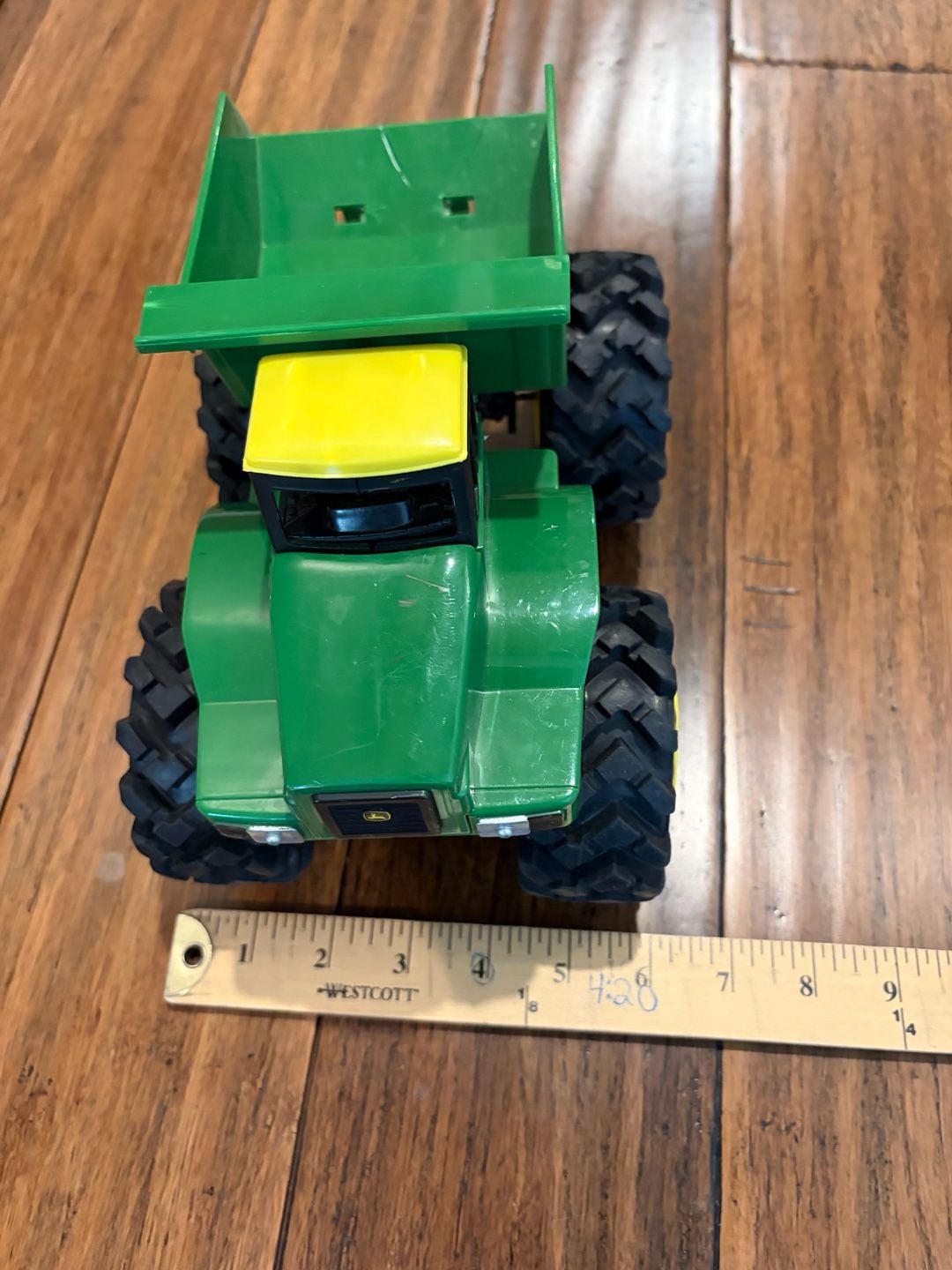 ERTL John Deere Monster Treads Dump Truck Green Toy 9