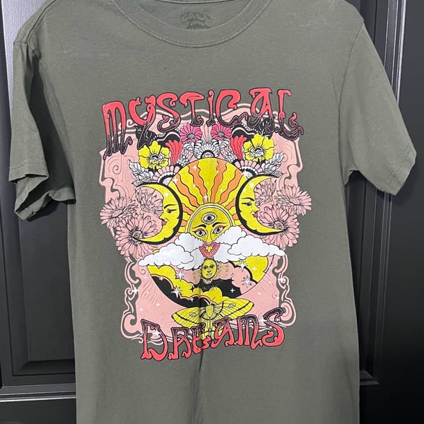 Call Your Mother Mystical Dreams Graphic T-Shirt Size M Olive Green
