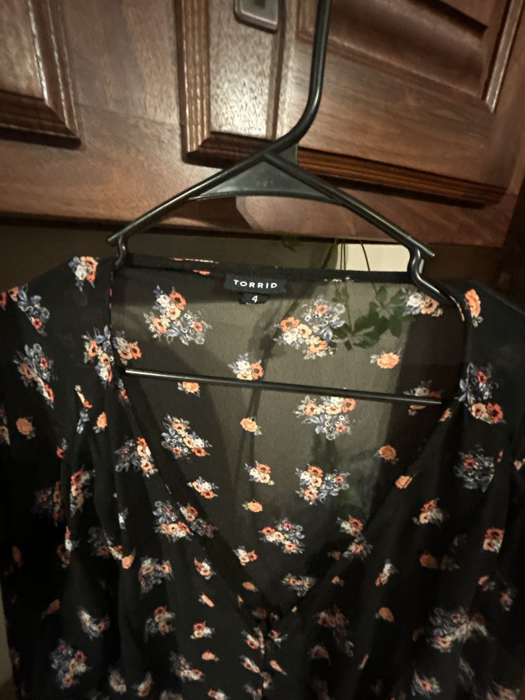 Torrid Black Floral V-Neck Midi Dress Size 4 4