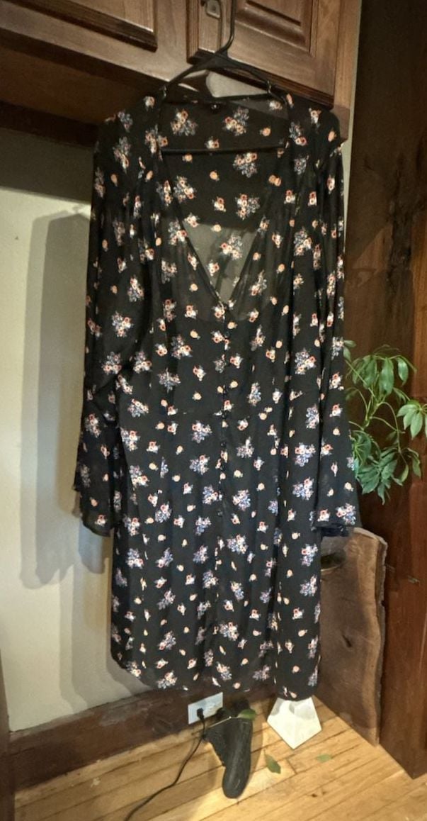 Torrid Black Floral V-Neck Midi Dress Size 4 3