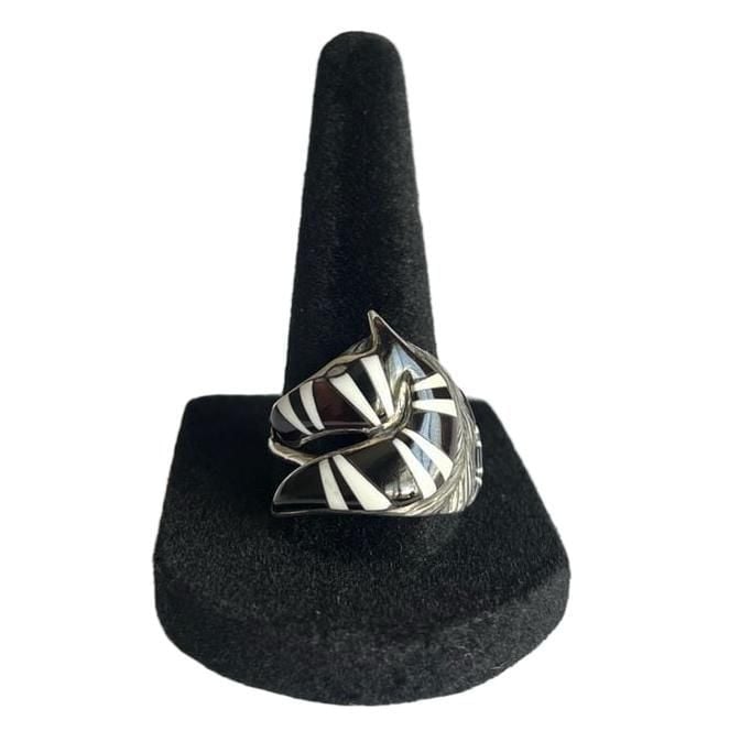 Vintage Sterling Silver Horse Ring with Black Onyx & Howlite Inlay – Size 9 3