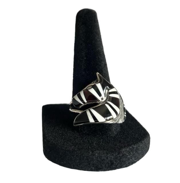 Vintage Sterling Silver Horse Ring with Black Onyx & Howlite Inlay – Size 9 6