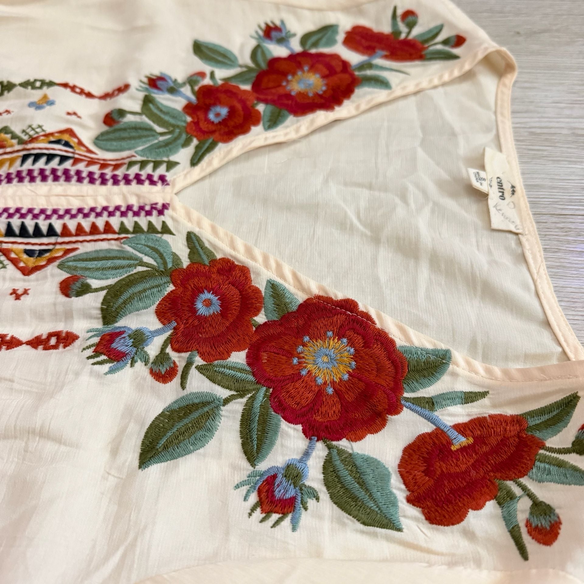 Entro Embroidered Blouse 4