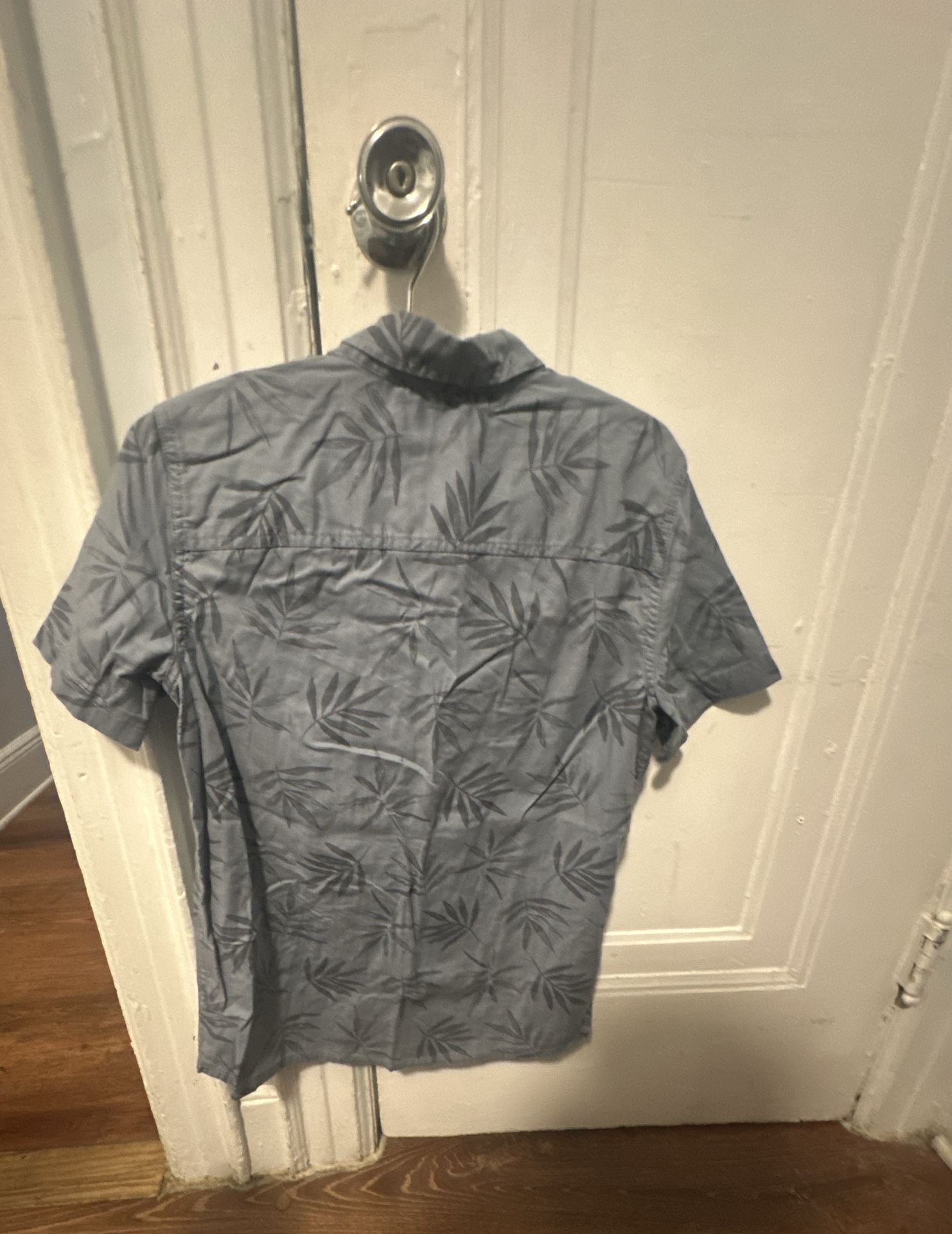 Abercrombie Kids Short Sleeve Button-Down Shirt Size 13/14 Blue Tropical Leaf 3
