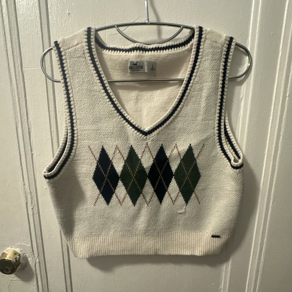 Hollister Argyle Sweater Vest Size L Cream V-Neck Cropped Pullover