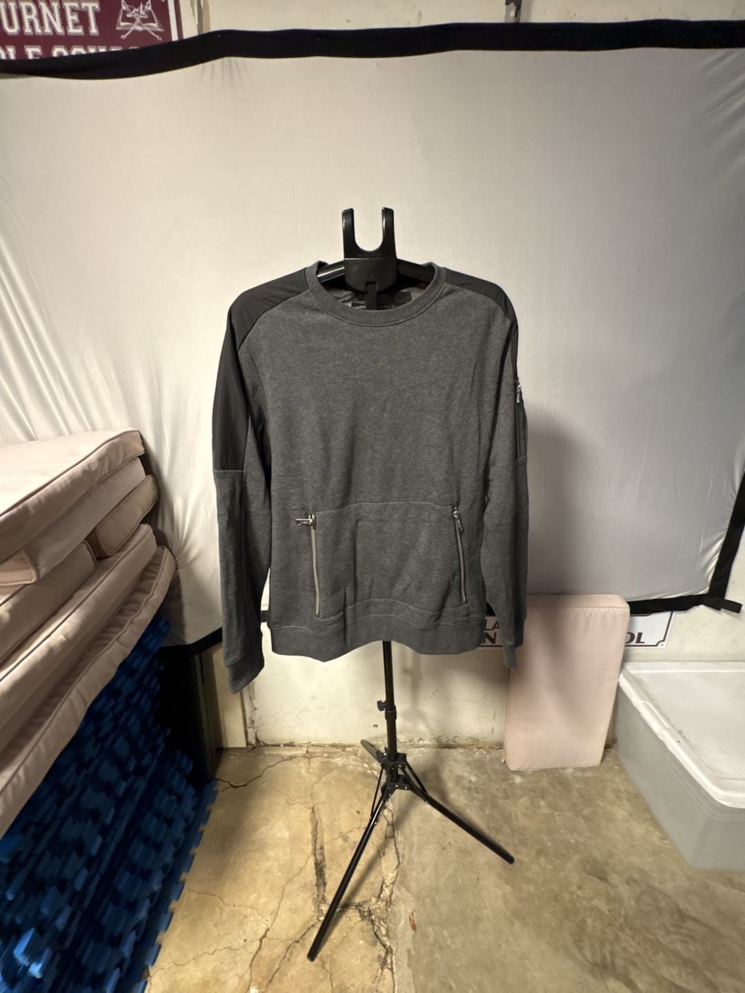 Guess Sweatshirt Gray Black Zipper Pockets 2