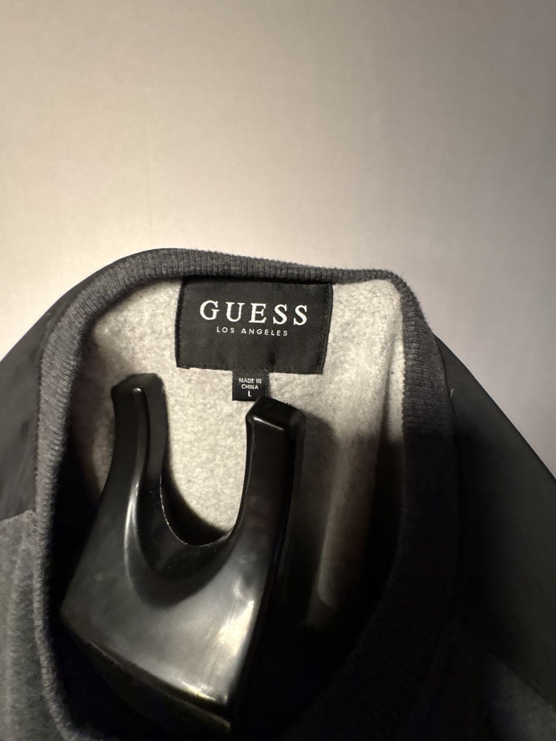 Guess Sweatshirt Gray Black Zipper Pockets 8