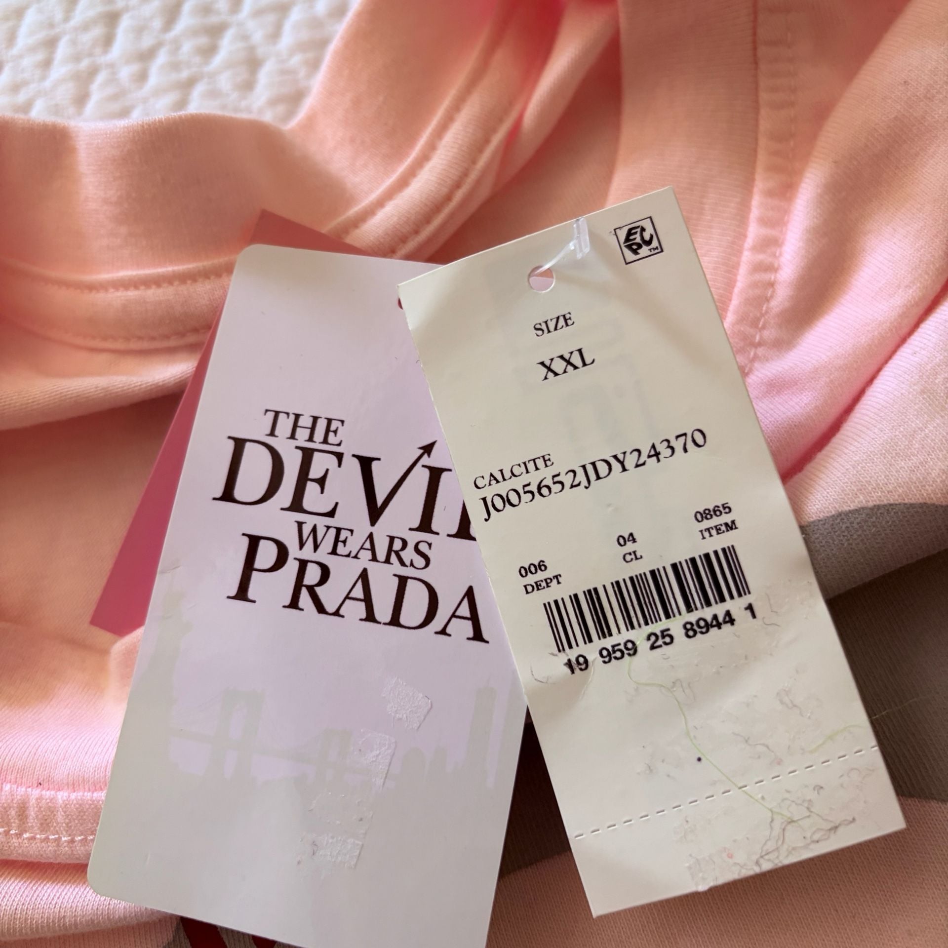 The Devil Wears Prada Women’s Graphic T-Shirt Pink XXL NWT Movie Tee 4