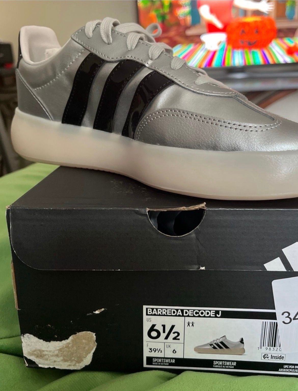 Adidas Barreda Decode J Size 6.5 Silver Black Sneakers 1