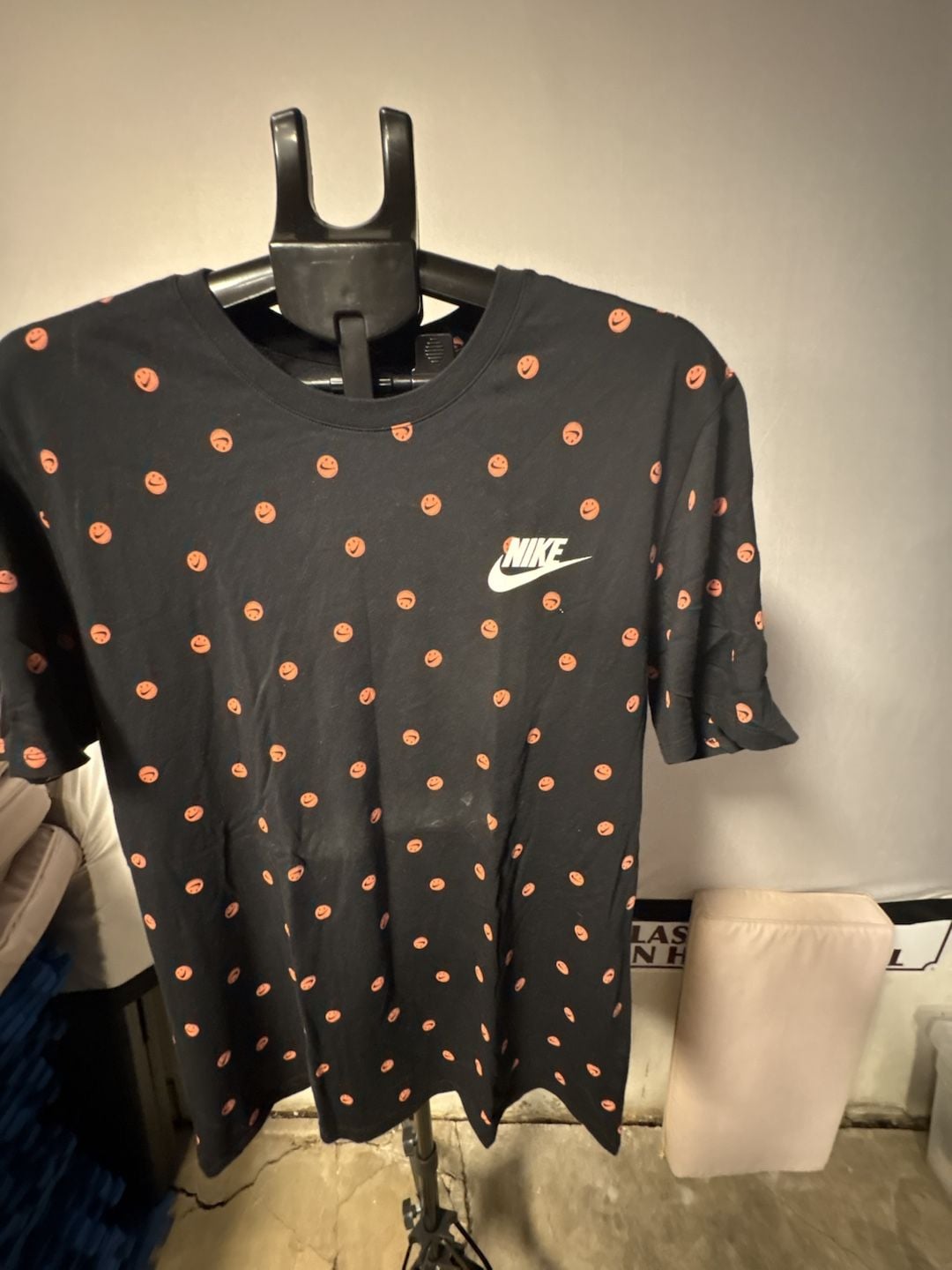 Nike Go The Extra Smile Graphic T-Shirt Size L Black 4
