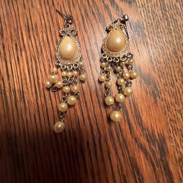 Vintage Gold Tone Faux Pearl Tassel Dangle Earrings