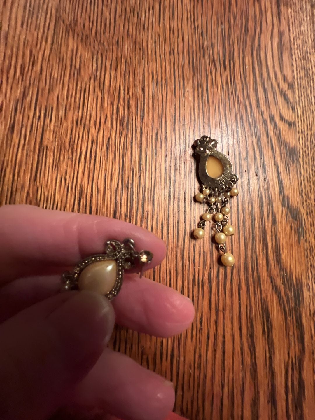 Vintage Gold Tone Faux Pearl Tassel Dangle Earrings 4